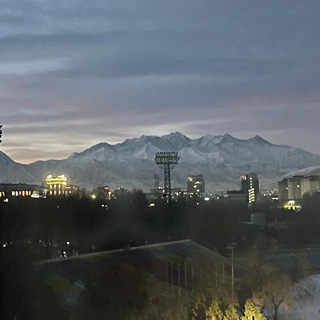 Logvinenko Apartment Bishkek Exterior foto