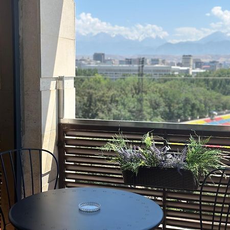 Logvinenko Apartment Bishkek Exterior foto